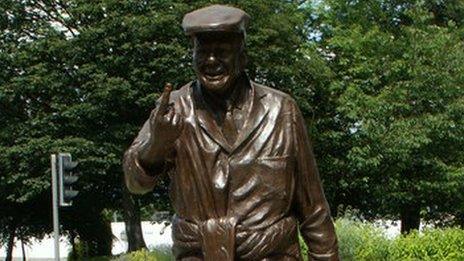 Statue of Harold 'Dickie' Bird