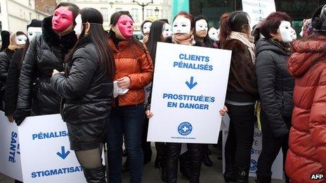 Prostitutes in Paris, 16 Mar 12