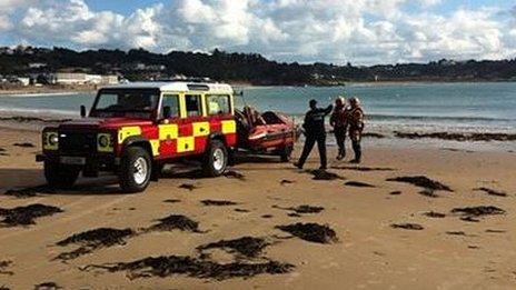 Kayaker rescue. Pic: Ian Le Sueur