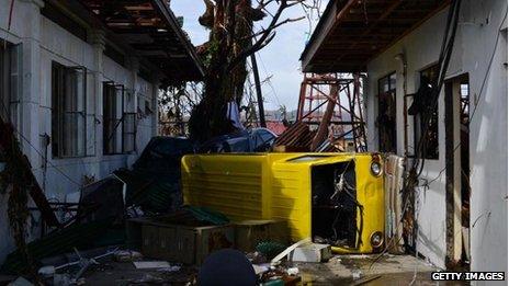 Storm surge aftermath in Tacloban, 10 Nov