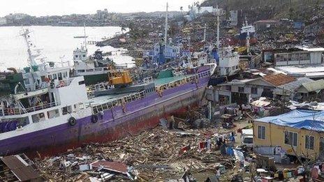 Tref Anibong ger dinas Tacloban