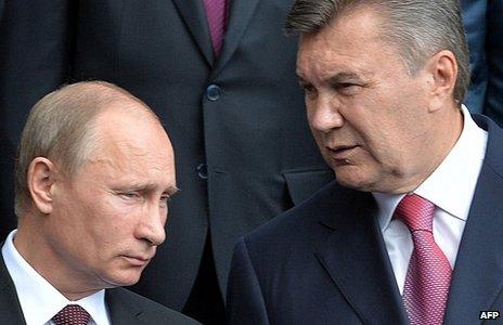 Vladimir Putin and Viktor Yanukovych (file picture)