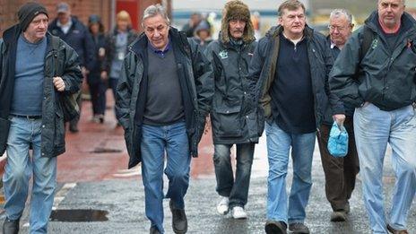 Workers leaving the shipyard in Govan