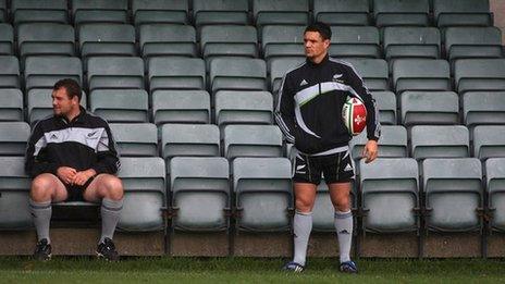 Tony Woodcock and Dan Carter