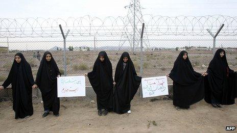 Iranian students form human chain outside Fordo Uranium Conversion Facility in Qom. 19 Nov 2013