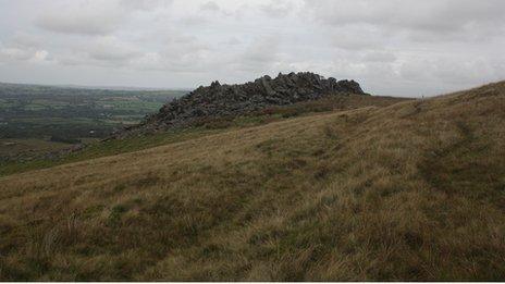 Carn Goedog yn Sir Benfro