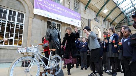 Celebrations at Hull Station