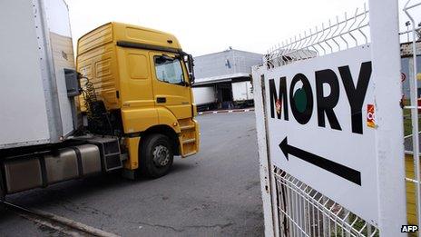 Lorry entering Mory Ducros yard