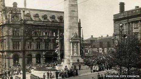 Preston Cenotaph in 1922