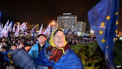 Protesters attend opposition rally at European Square in Kiev. 25 Nov 29013