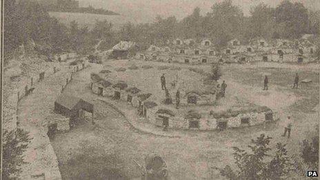 A page from the Sunday Post dated Sunday November 7, 1915, showing kennels near the front in the north of France housing dogs that were used for ambulance and sentry purposes