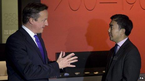 David Cameron meets Victoria and Albert Museum curator Zhang Hongxing