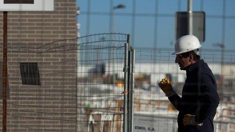 A picture of a construction worker in Spain