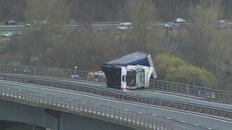 A lorry on the Friarton Bridge