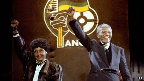 Winnie Mandela and Nelson Mandela at Wembley tribute concert on 17 April 1990