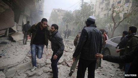 Air strike in Duma, Damascus (12 Dec 2013)