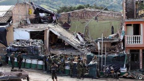 Farc attack at police station in Inza, 7 Dec 13