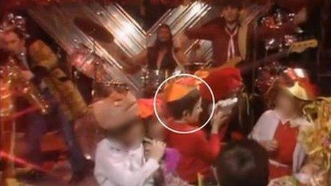 Paul Evans putting a pie into Roy Wood's face in a 1981 performance of Top of the Pops