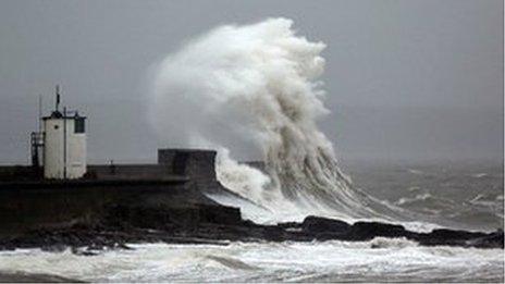 Yr olygfa fer Goleudy Porthcawl