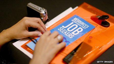 Job seekers attend career fair in Florida (7 November 2013)