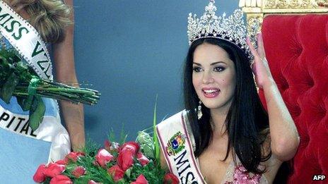 Venezuelan Monica Spear poses after being elected Miss Venezuela, in Caracas, on 23 September, 2004