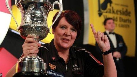 Lisa Ashton with trophy