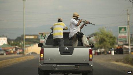 Michoacan vigilantes in Nueva Italia