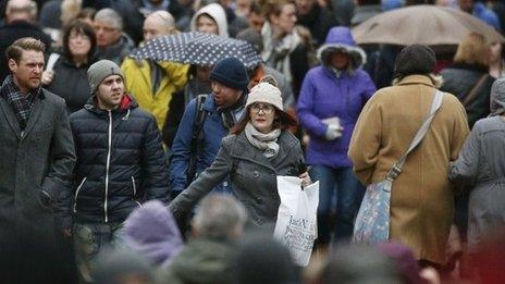 Christmas shoppers in Glasgow