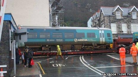 Train carriages moved by road from Barmouth