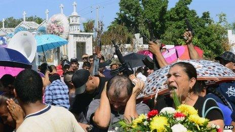 Michoacan vigilantes in Buenavista Tomatla