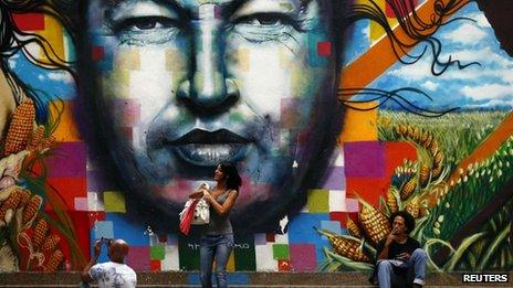 Mural with the face of Chavez in Caracas