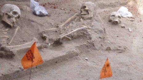 Skeletons in Sri Lanka mass grave