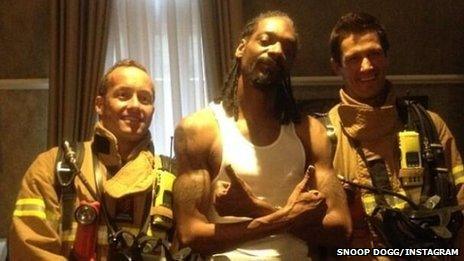 Snoop Dogg with firefighters