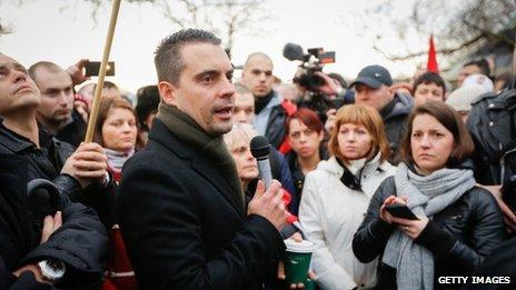 Gabor Vona speaks to a crowd in Hyde Park