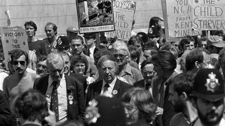 Arthur Scargill and Tony Benn march with striking miners