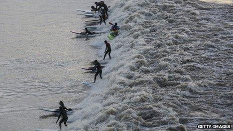 Five star bore on River Severn