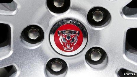 Jaguar wheel and logo