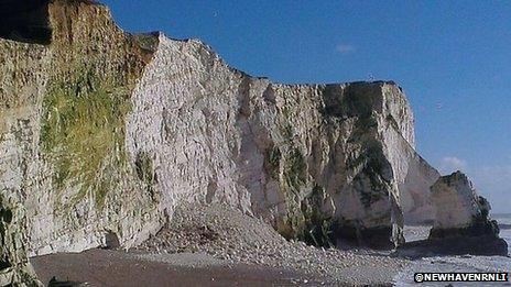 Cliff fall at Seaford Head - 8 Feb 2014