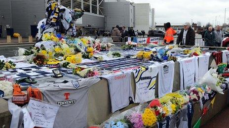 Sir Tom Finney statue