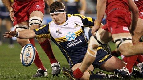 Ulster have signed Irish-born loosehead prop Ruaidhri Murphy