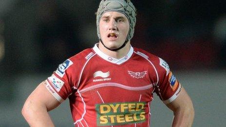 Wales centre Jonathan Davies