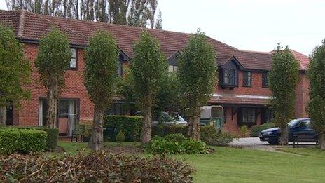Ivy Arch death: 'Forbidden sandwich' killed pensioner - BBC News