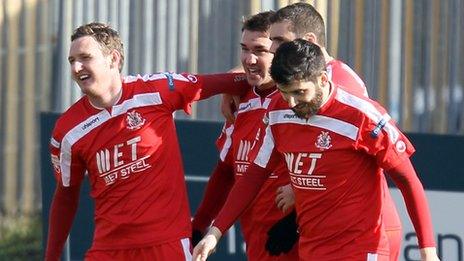 Portadown celebrate Gary Twigg's goal against Warrenpoint Town