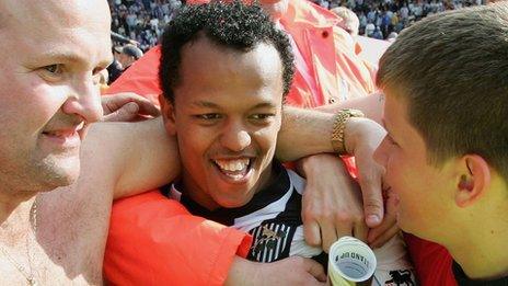 Robert Earnshaw celebrates West Brom's great escape in 2005