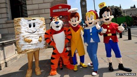 Kellogg's Mini, Tony the Tiger and Snap, Crackle and Pop in front of Big Ben, London