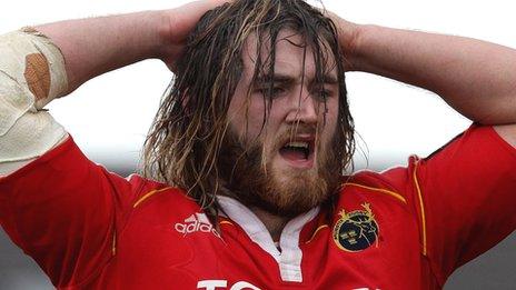 Dave Ryan playing for Munster