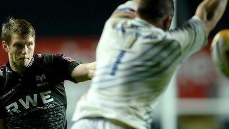 Dan Biggar drops at goal