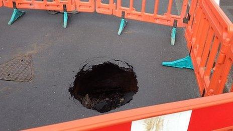 Sinkhole in Shaw