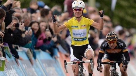 Marianne Vos wins stage four ahead of Giorgia Bronzini