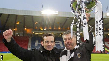 Danny Lennon with Stewart Gilmour after St Mirren's League Cup triumph